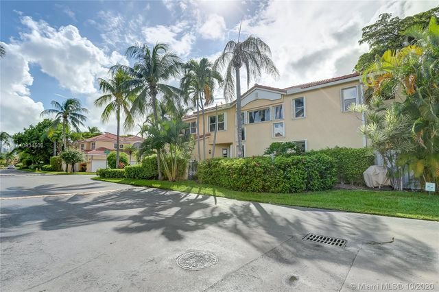 $575,000 | 3453 Northeast 210th Terrace, Aventura, FL 33180