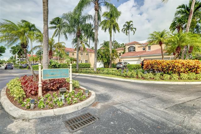 $575,000 | 3453 Northeast 210th Terrace, Aventura, FL 33180