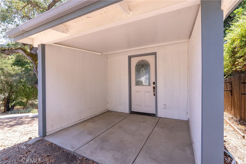 9340 Mountain View Drive Atascadero, CA 93422 - Photo 45 of 50 a view of empty room with front door