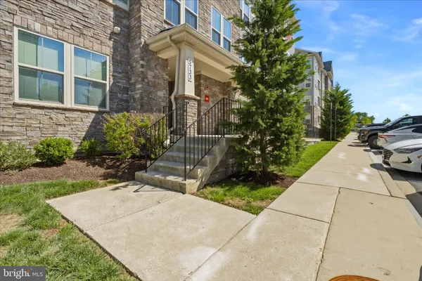 $345,000 | 5733 Meadowood Street, Unit 303, New Market, MD 21774