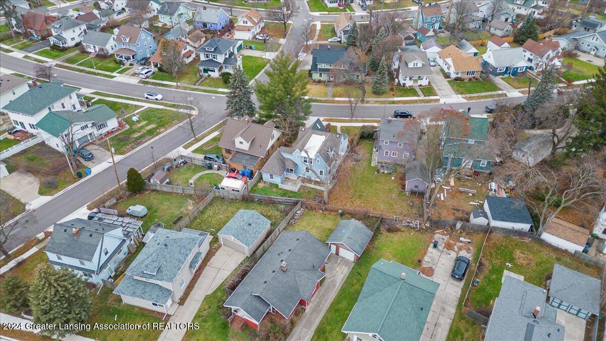 225 Strathmore Road Lansing, MI 48910 - Photo 41 of 45 33-Media Jett - 06
