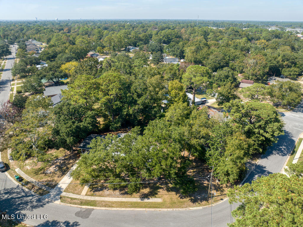 2519 Ridgewood Road Ocean Springs, MS 39564 - Photo 31 of 31 Curved lot with lots of Shade!