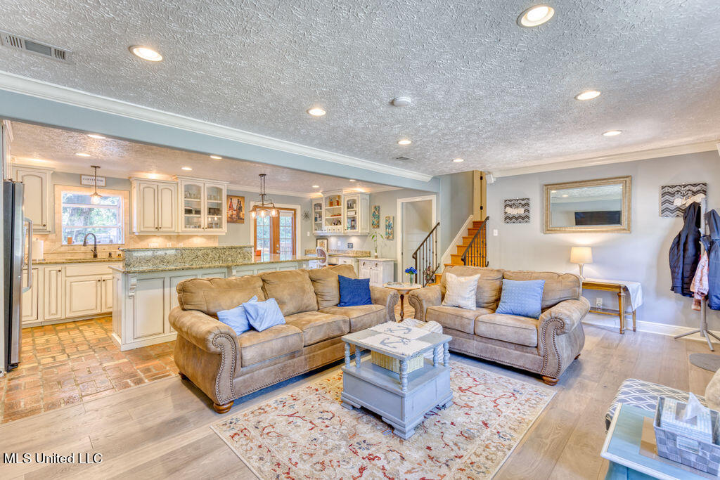 2519RidgewoodRd-13