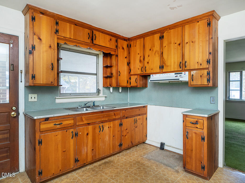 3112 Kenan Road Durham, NC 27704 - Photo 11 of 28 11 3112_KenanRd Kitchen1_MLS