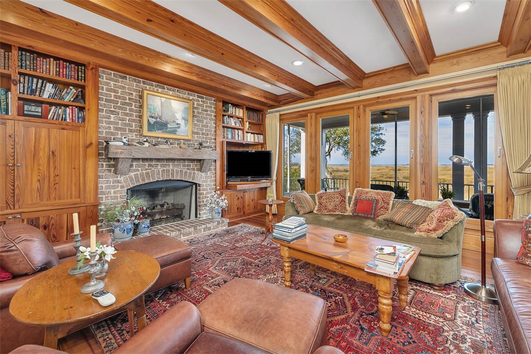 925 Champney St. Simons Island, GA 31522 - Photo 12 of 52