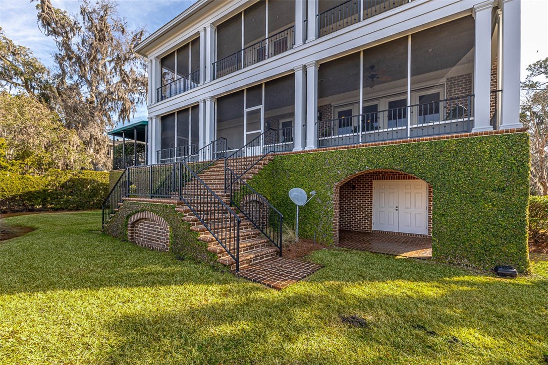 925 Champney St. Simons Island, GA 31522 - Photo 6 of 52