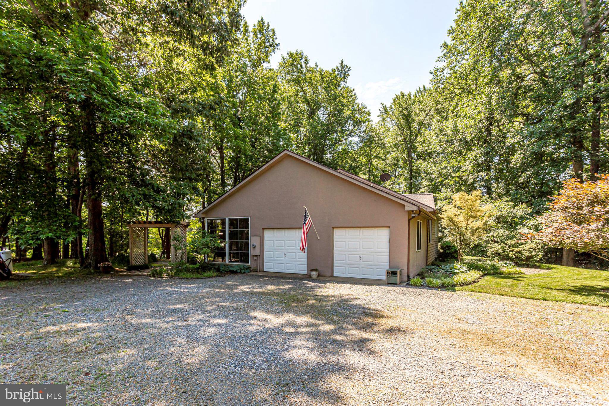 18254 Cherryfield Road Drayden, MD 20630 - Photo 15 of 34 side load, spacious garage