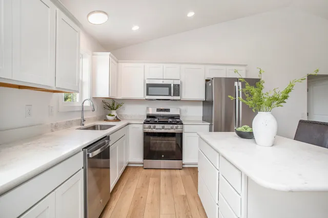 $399,900 | 9150 Cottage Crossing, Unit 23, Richland, MI 49083