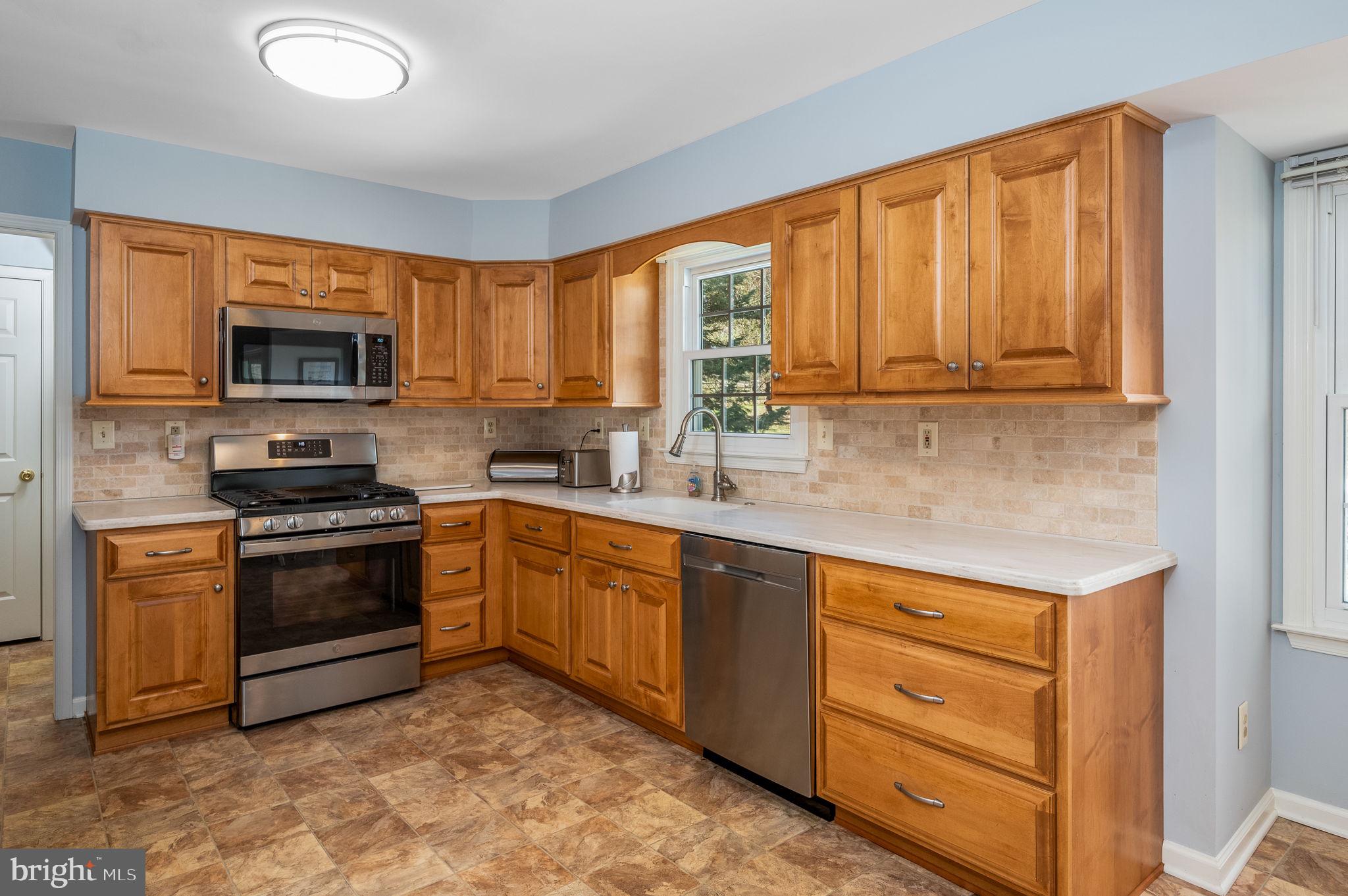 1075 Spencer Road Downingtown, PA 19335 - Photo 5 of 30 Gallery Image 5