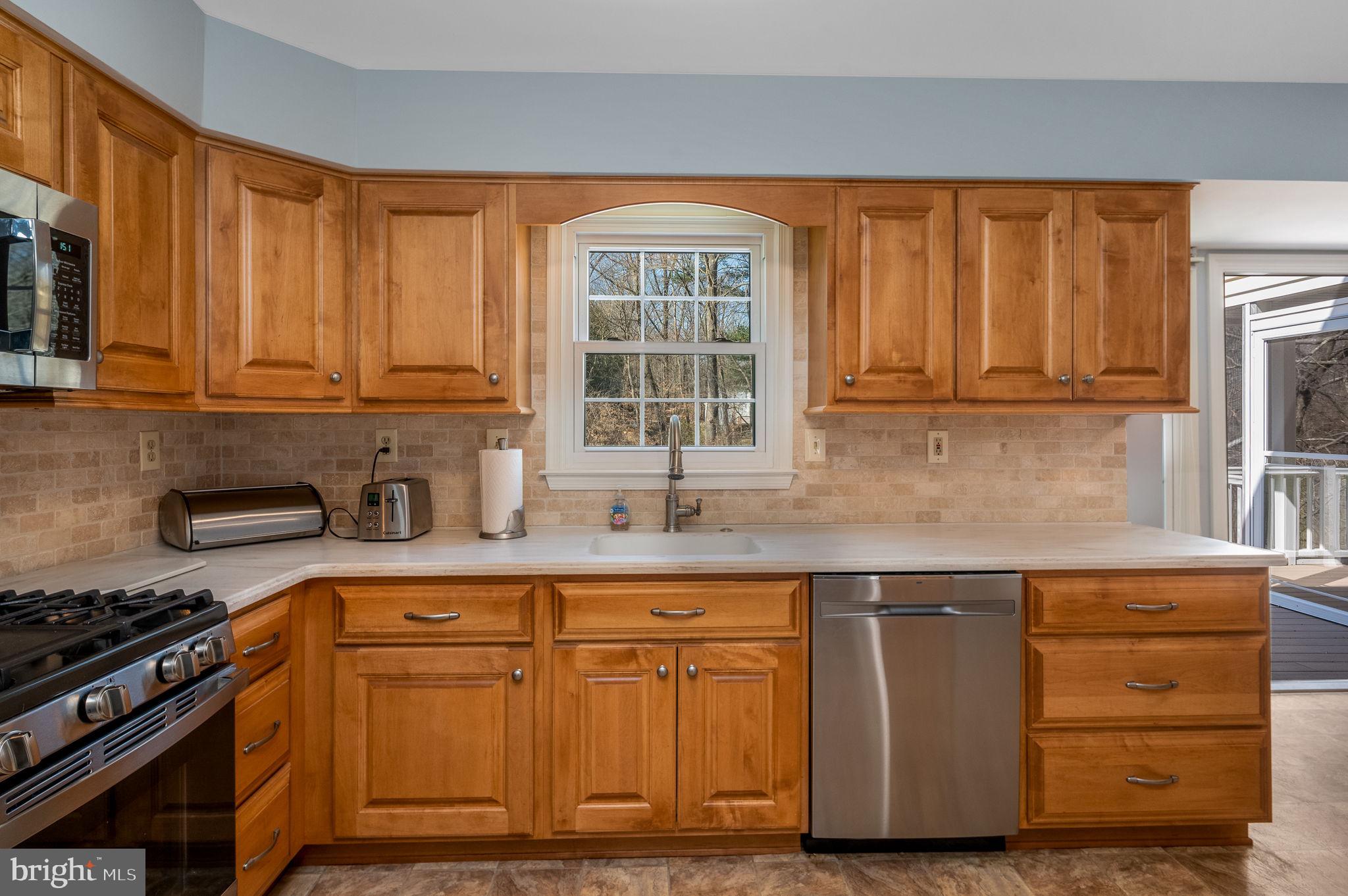 1075 Spencer Road Downingtown, PA 19335 - Photo 6 of 30 Gallery Image 6