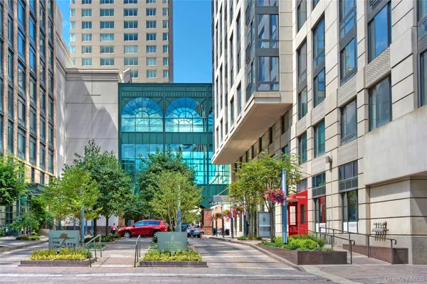 $5,800 | 10 City Place, Unit PH4C, White Plains, NY 10601