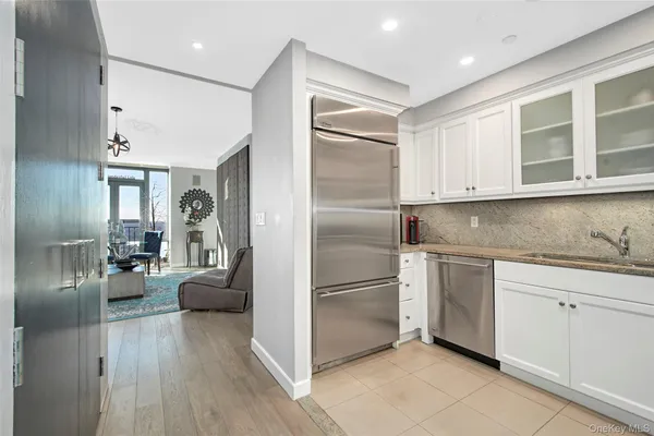 $5,800 | 10 City Place, Unit PH4C, White Plains, NY 10601