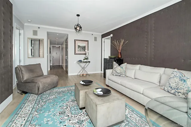 $5,800 | 10 City Place, Unit PH4, White Plains, NY 10601