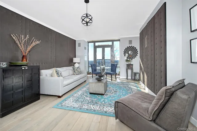 $5,800 | 10 City Place, Unit PH4, White Plains, NY 10601