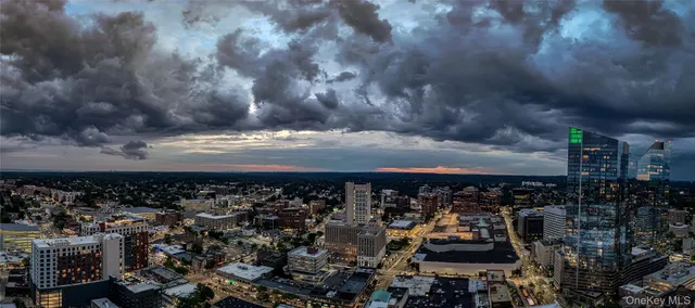 $5,800 | 10 City Place, Unit PH4, White Plains, NY 10601