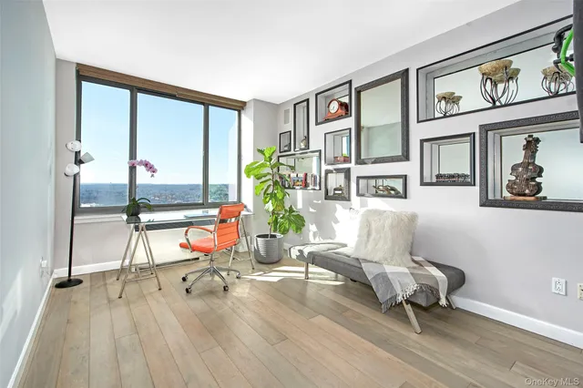 $5,800 | 10 City Place, Unit PH4C, White Plains, NY 10601