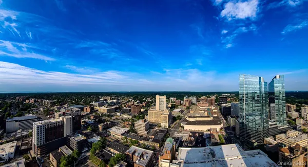 $5,800 | 10 City Place, Unit PH4C, White Plains, NY 10601