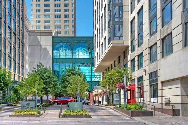 $5,800 | 10 City Place, Unit PH4, White Plains, NY 10601