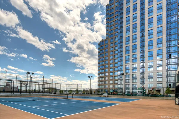 $5,800 | 10 City Place, Unit PH4C, White Plains, NY 10601