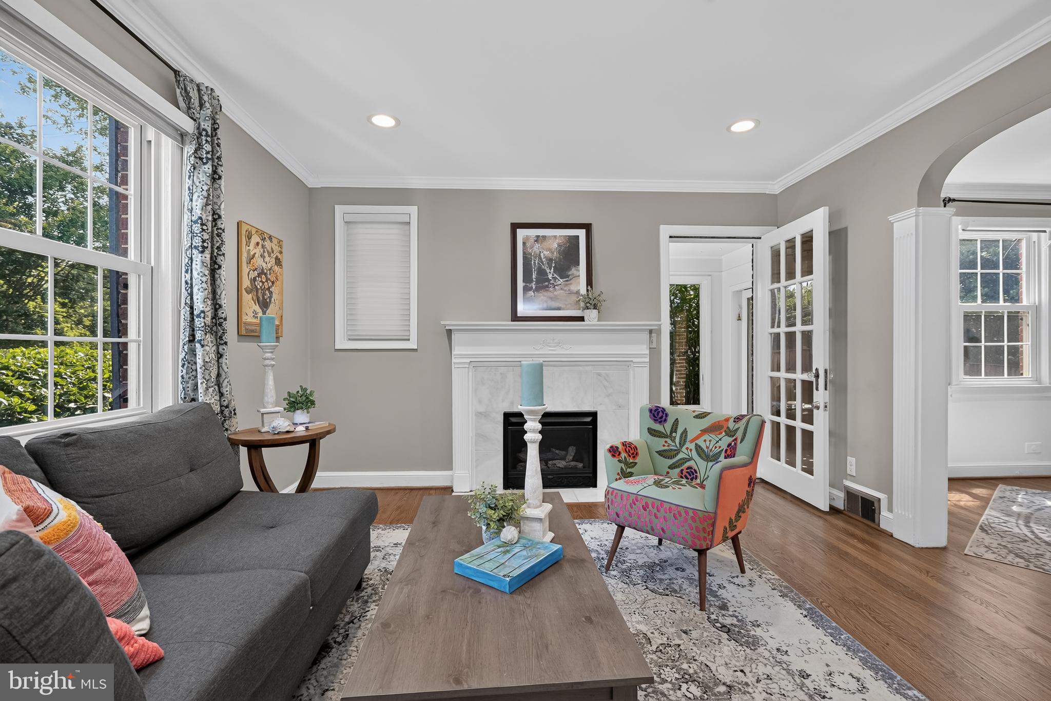 212 Normandy Drive Silver Spring, MD 20901 - Photo 12 of 77 Living Room