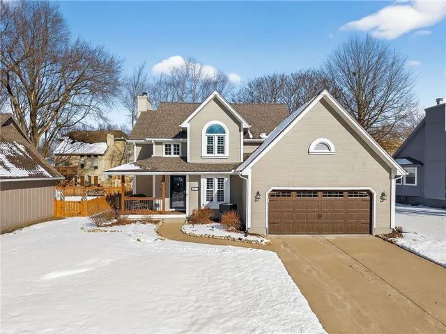 $390,000 | 708 Plum Rose Drive, Liberty, MO 64068