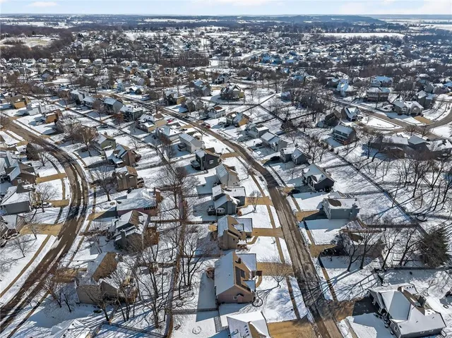 $390,000 | 708 Plum Rose Drive, Liberty, MO 64068