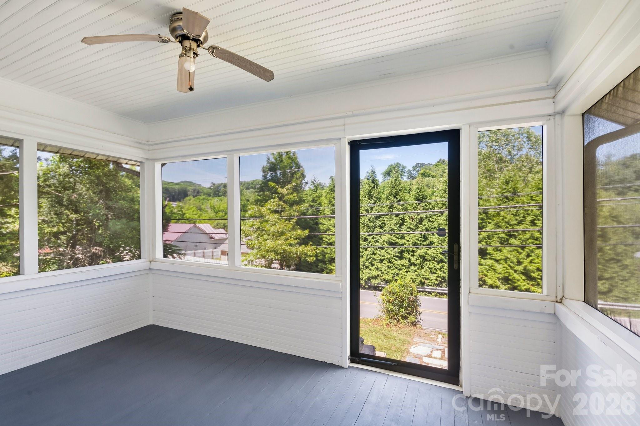 441 Main Street Clyde, NC 28721 - Photo 11 of 44