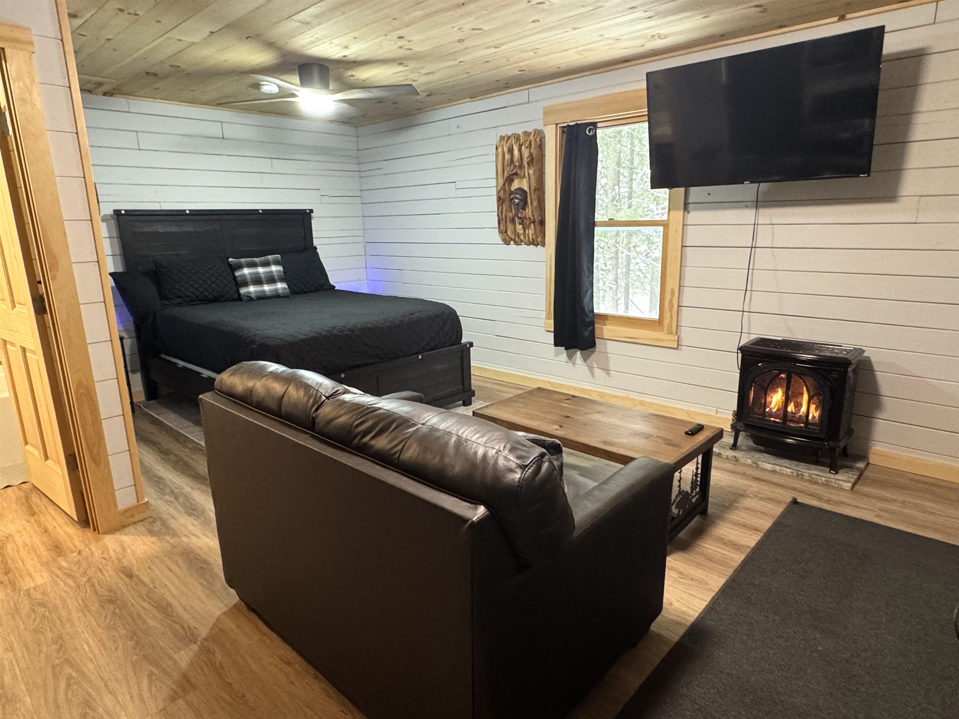 576 Darling Hill Road Derby, VT 05855 - Photo 5 of 27