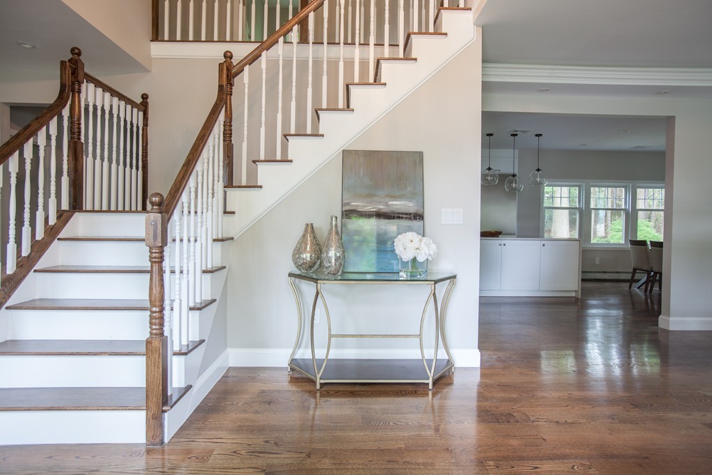 22 Ivy Road Wellesley, MA 02482 - Photo 4 of 26