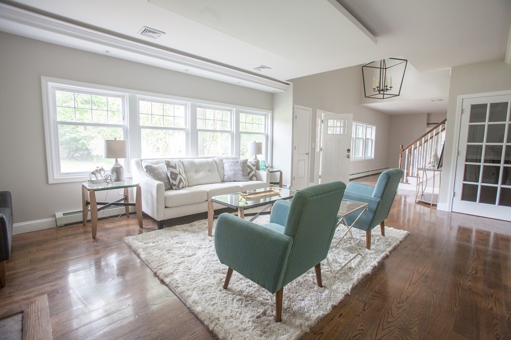 22 Ivy Road Wellesley, MA 02482 - Photo 6 of 26