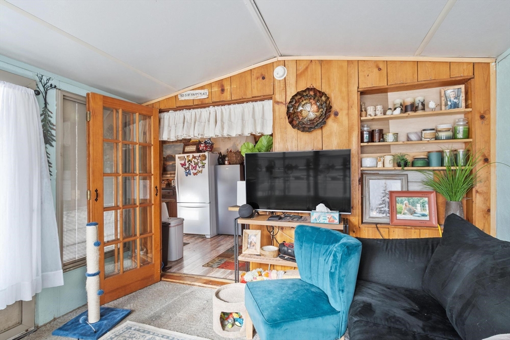 6 Henry Road Wales, MA 01081 - Photo 13 of 18