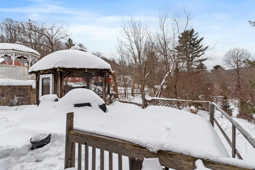 6 Henry Road Wales, MA 01081 - Photo 3 of 18