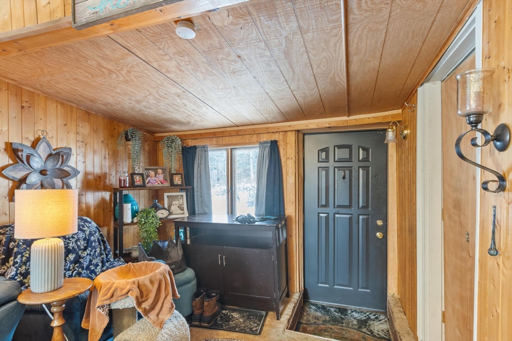 6 Henry Road Wales, MA 01081 - Photo 5 of 18