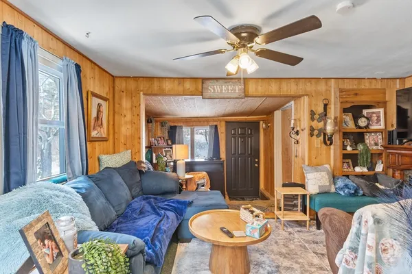 $129,900 | 6 Henry Road, Wales, MA 01081
