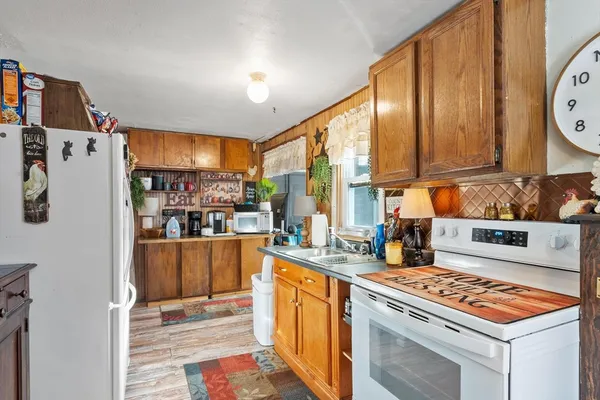 $129,900 | 6 Henry Road, Wales, MA 01081