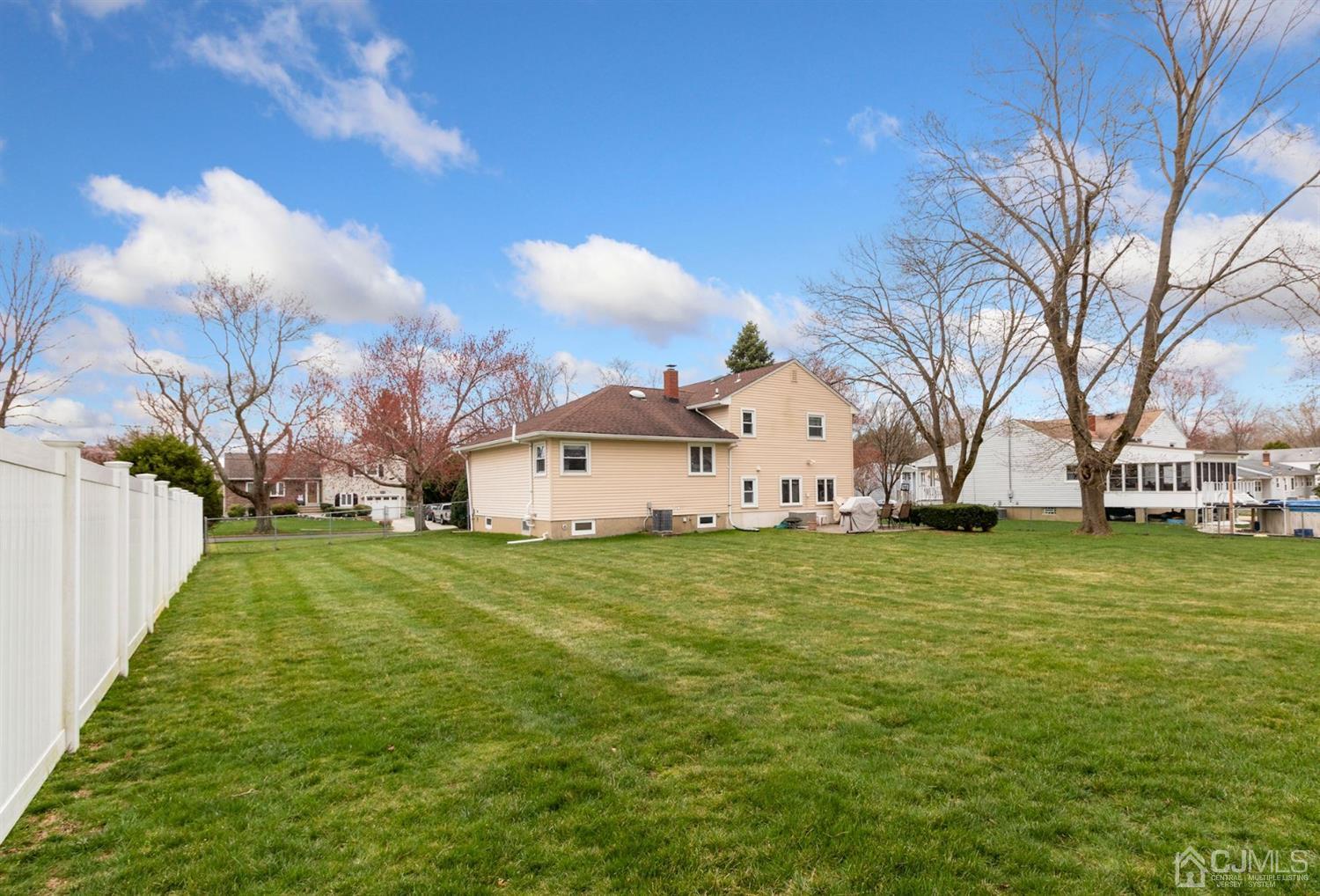 12 Hudson Road East Brunswick, NJ 08816 - Photo 25 of 30 a house view with garden space