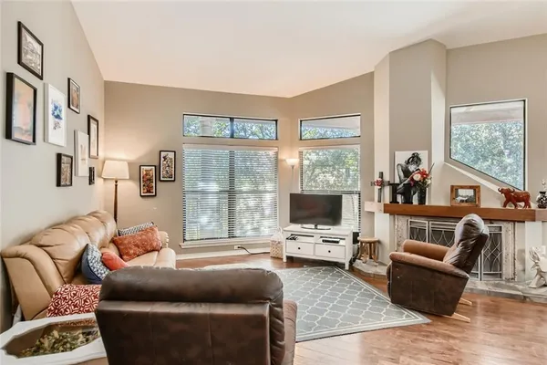 $2,000 | 300 San Gabriel Village Boulevard, Unit 424, Georgetown, TX 78626