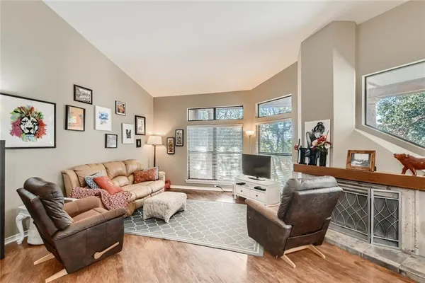 $2,000 | 300 San Gabriel Village Boulevard, Unit 424, Georgetown, TX 78626