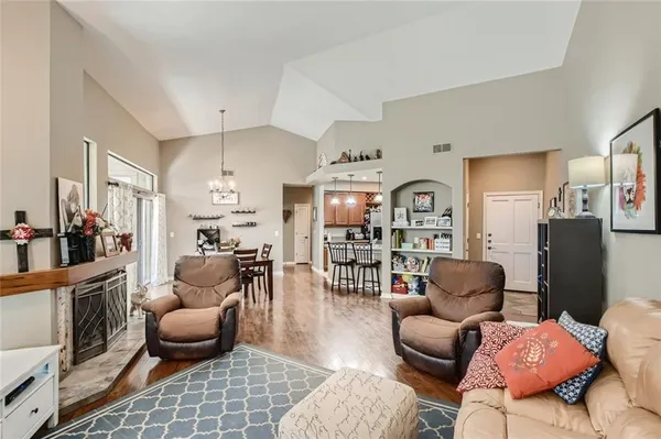 $2,000 | 300 San Gabriel Village Boulevard, Unit 424, Georgetown, TX 78626