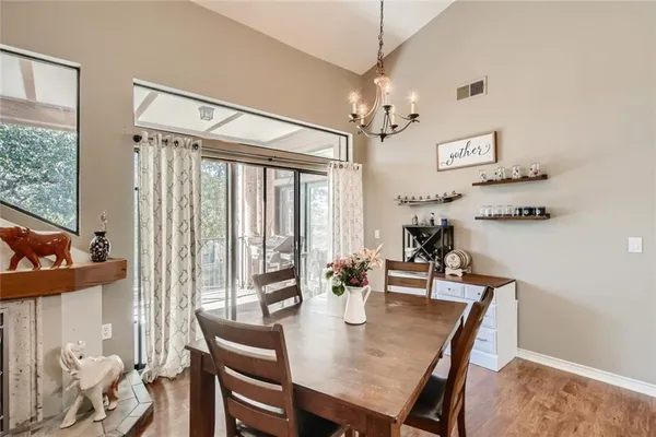 $2,000 | 300 San Gabriel Village Boulevard, Unit 424, Georgetown, TX 78626