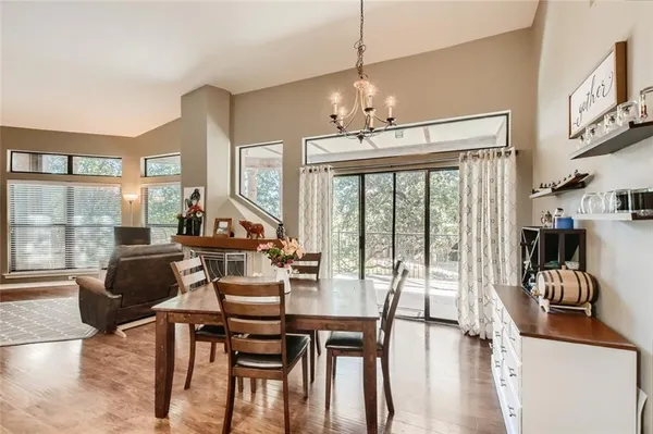 $2,000 | 300 San Gabriel Village Boulevard, Unit 424, Georgetown, TX 78626