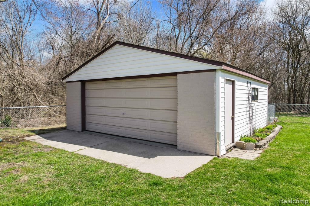 3211 Coolidge Highway Rochester Hills, MI 48309 - Photo 8 of 45