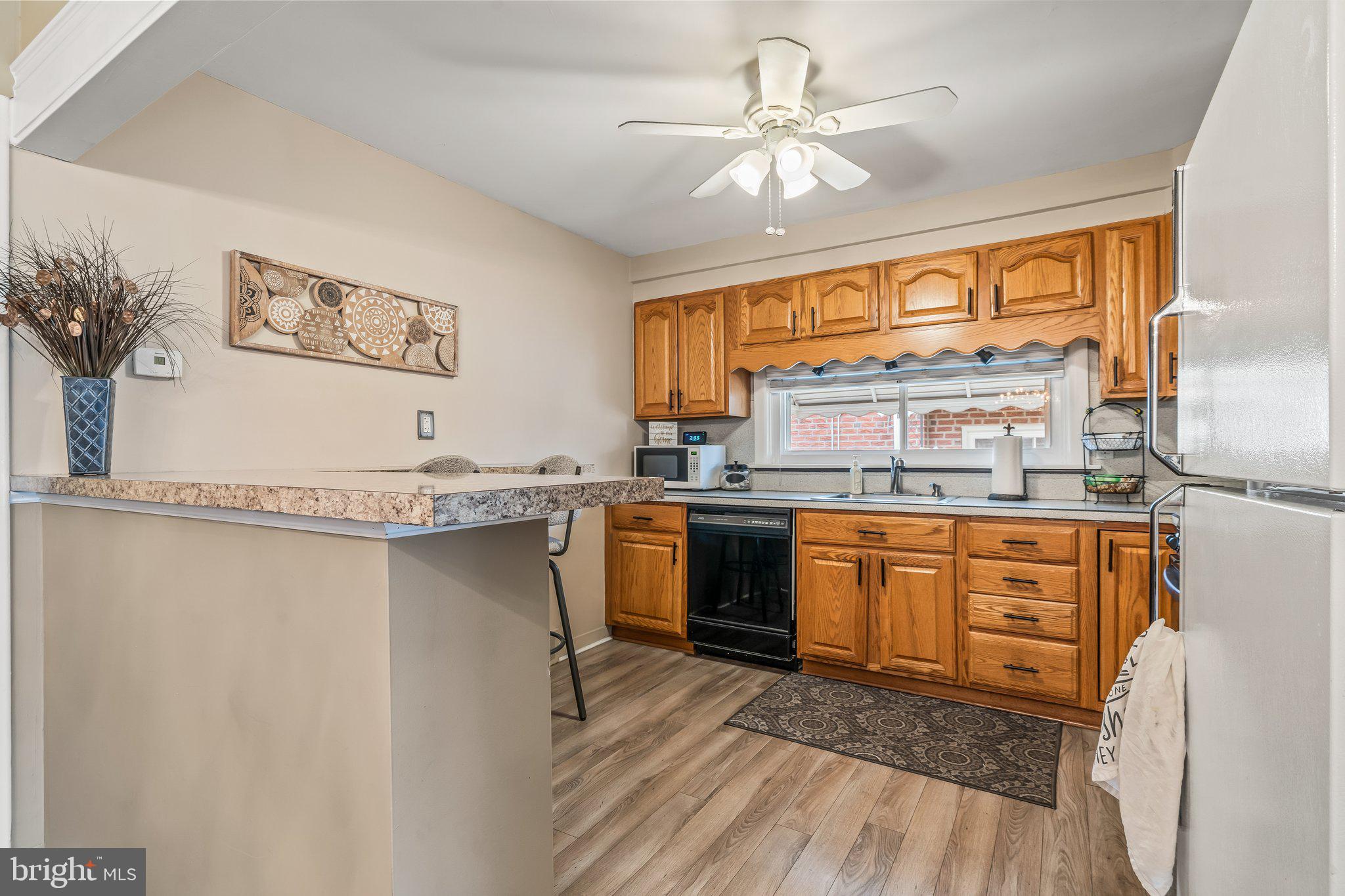 8925 Calvert Street Philadelphia, PA 19152 - Photo 11 of 27