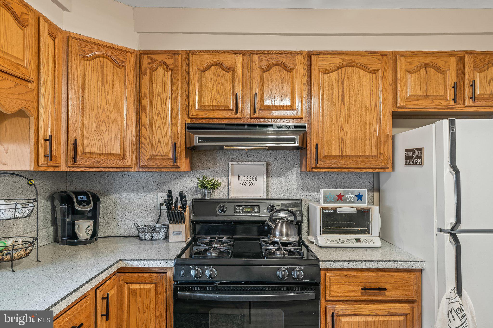 8925 Calvert Street Philadelphia, PA 19152 - Photo 12 of 27