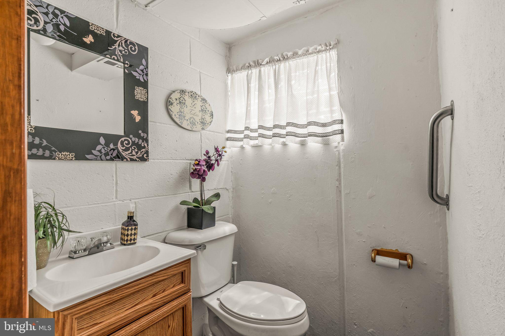 8925 Calvert Street Philadelphia, PA 19152 - Photo 22 of 27