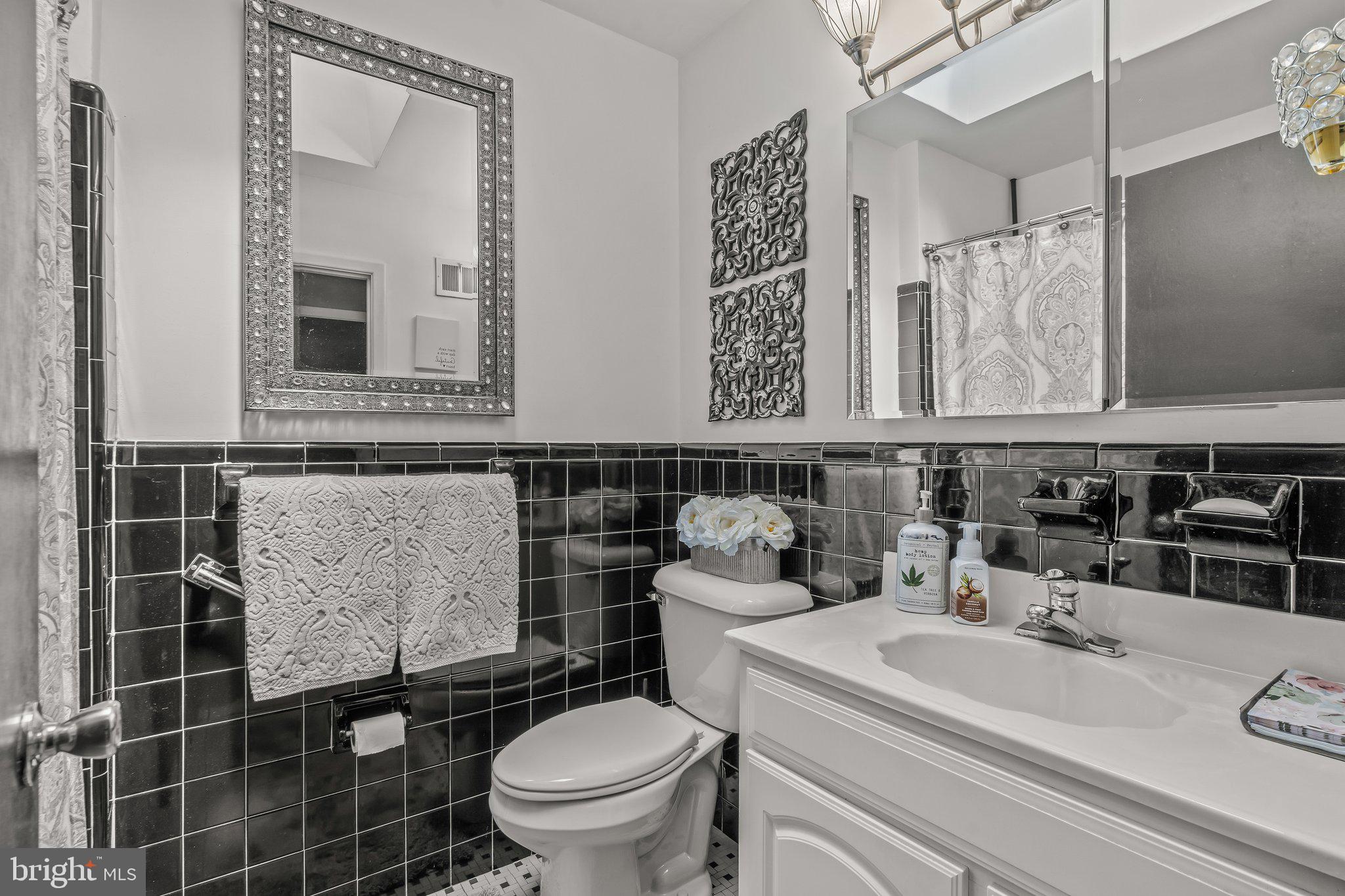 8925 Calvert Street Philadelphia, PA 19152 - Photo 4 of 27