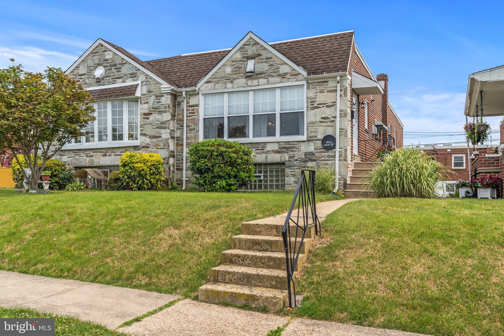 8925 Calvert Street Philadelphia, PA 19152 - Photo 6 of 27