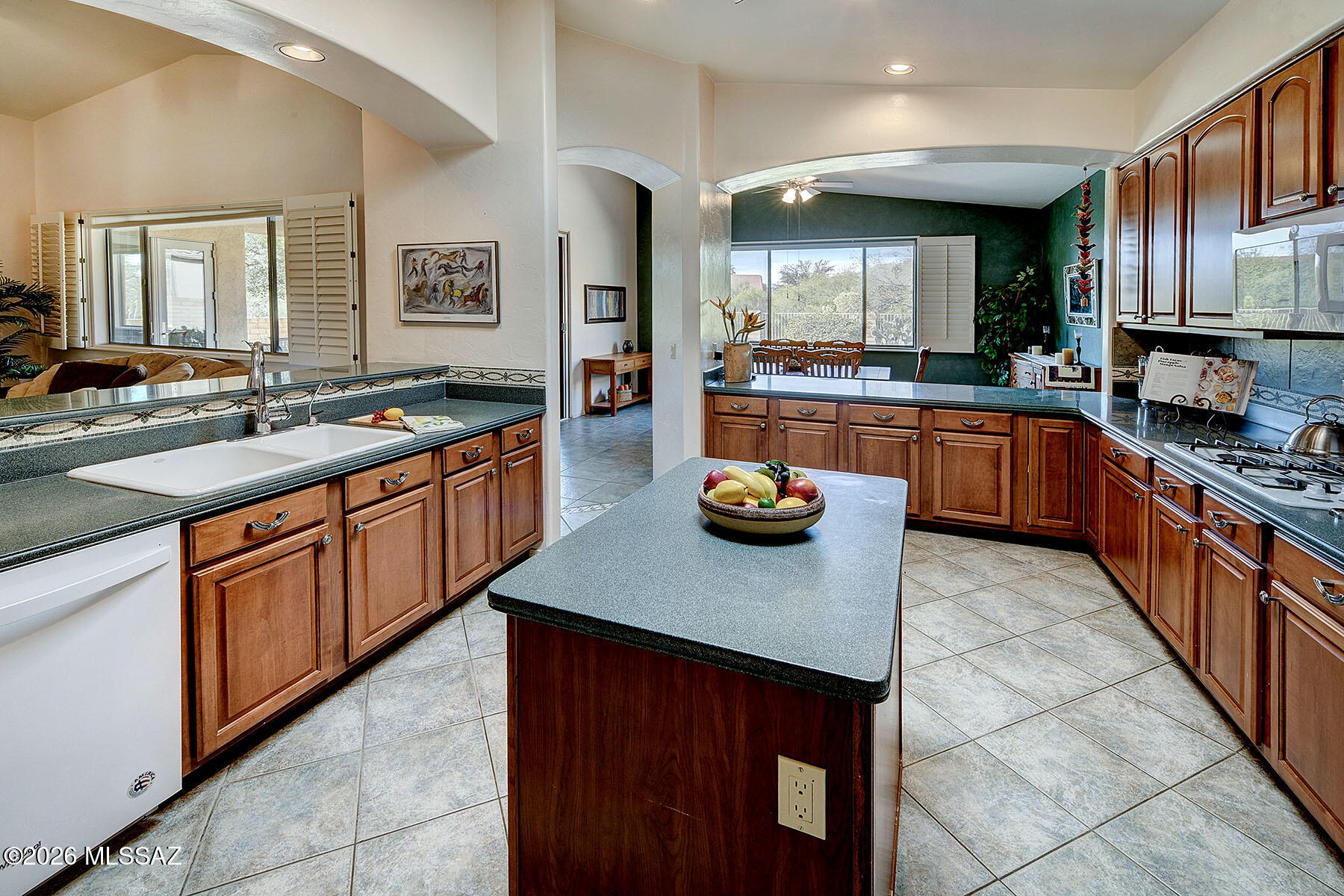 5213 Spring View Drive Tucson, AZ 85749 - Photo 6 of 40