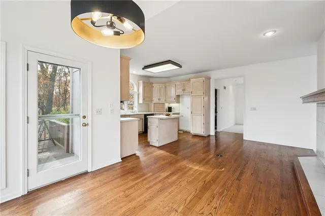 $525,000 | 5305 Northwest Bluff Drive, Kansas City, MO 64152