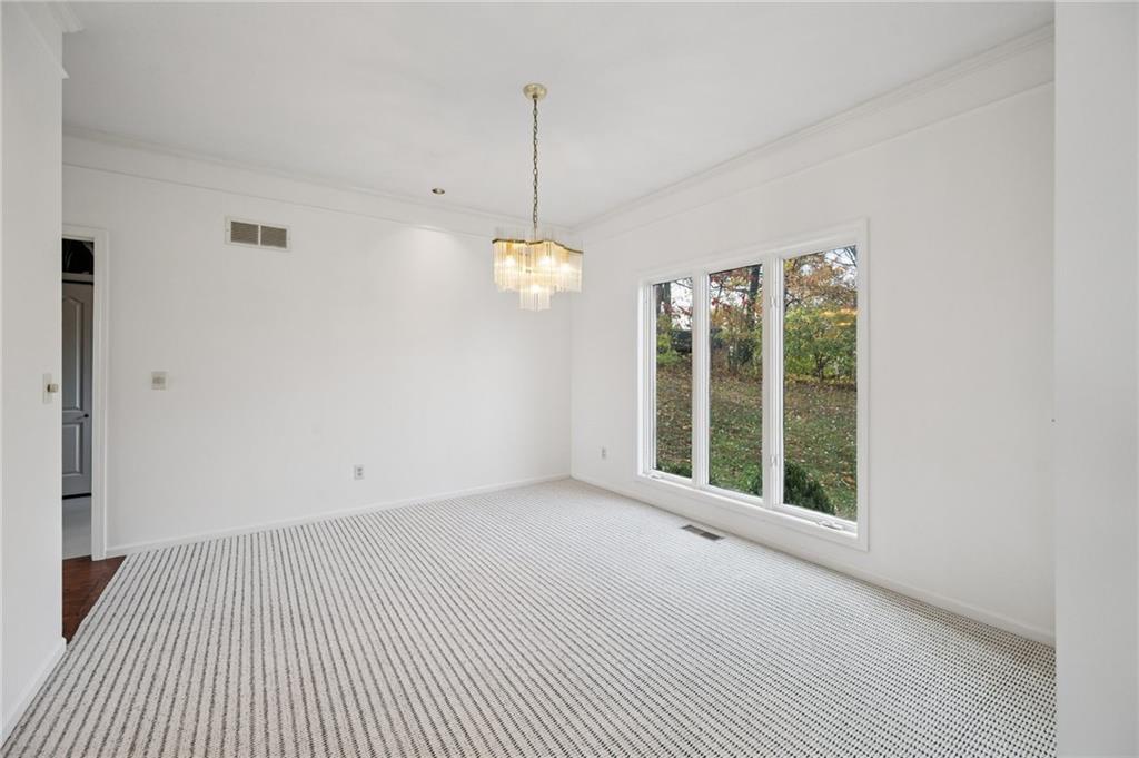 5305 Northwest Bluff Drive Kansas City, MO 64152 - Photo 12 of 34